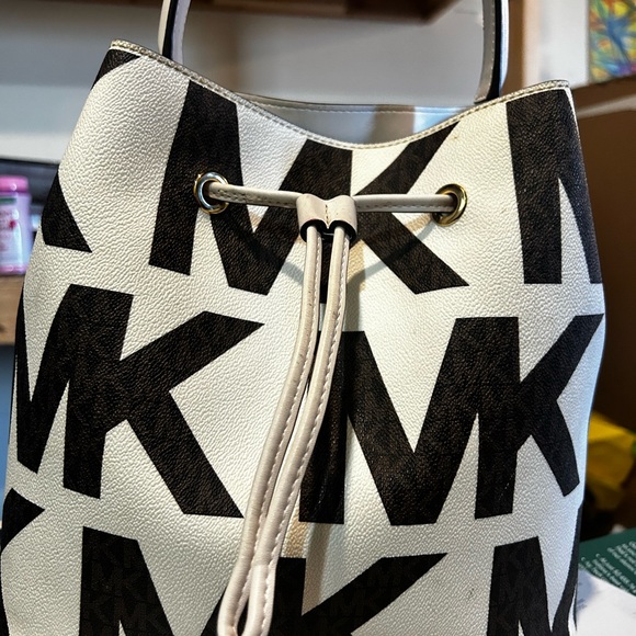 Michael Kors bag - Picture 5 of 5